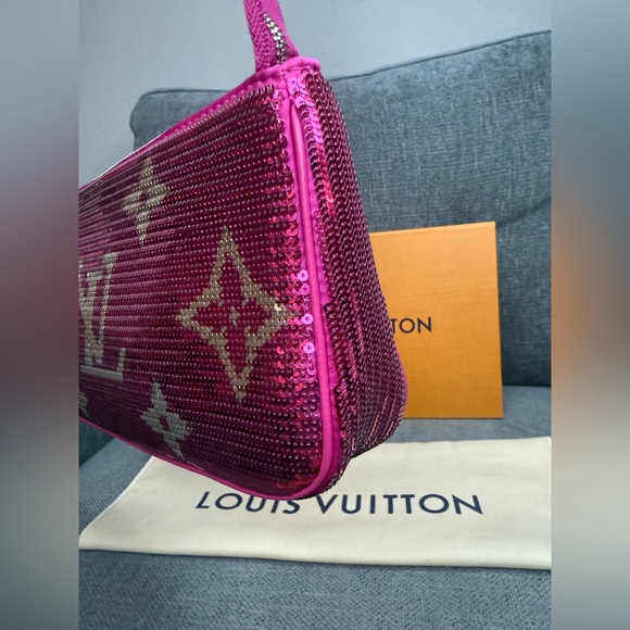 Louis Vuitton pochette accessories sequins Giant monogram LIMITED EDITION - Picture 8 of 10